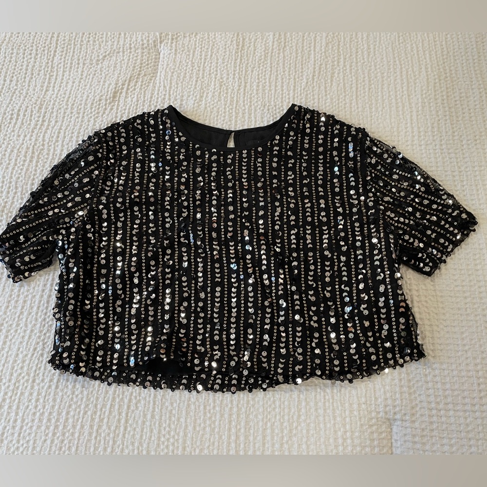 NWT forever 21 women’s black silver sequin crop top shirt size small